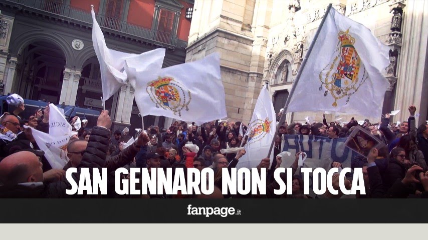'San Gennaro non si tocca', centinaia di Napoletani in piazza contro il decreto di Alfano