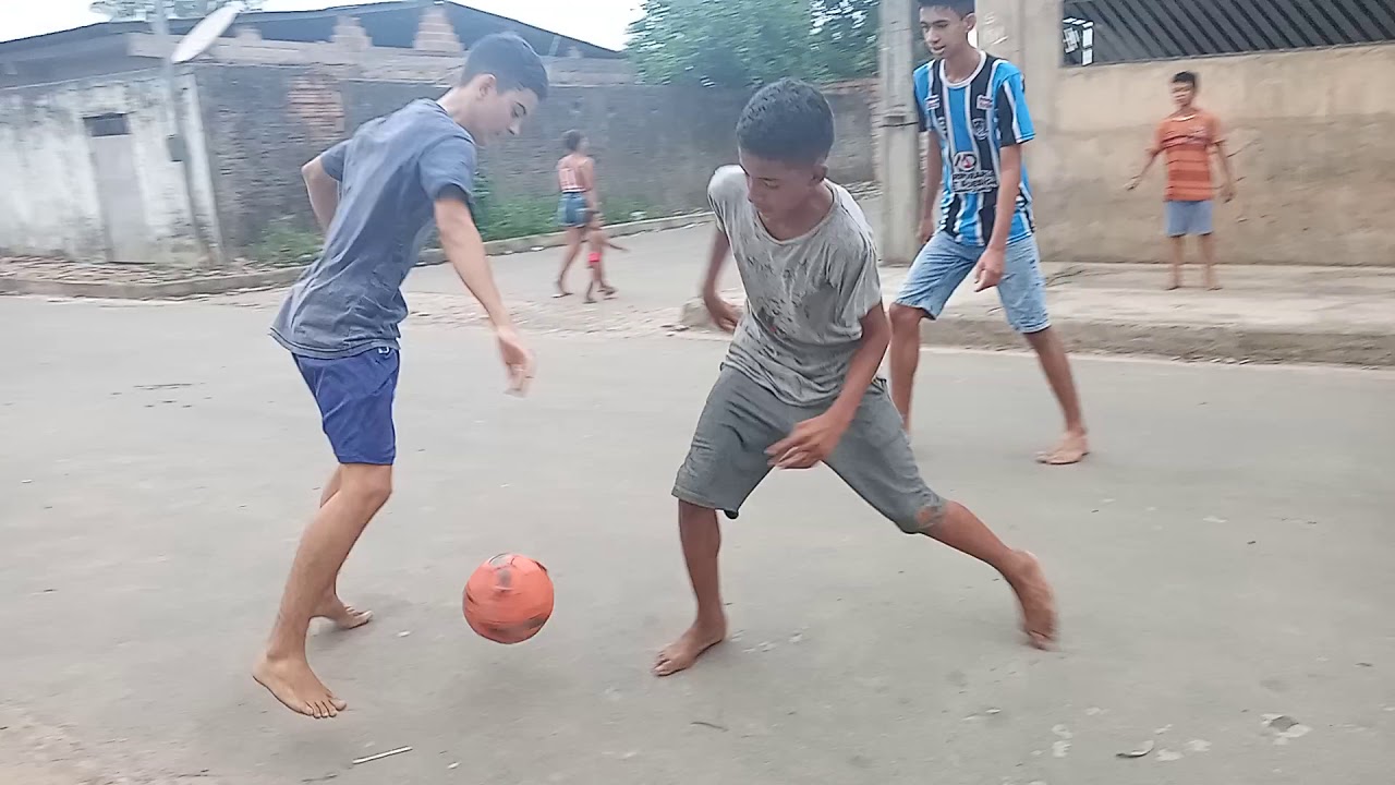 FUTEBOL NA RUA /PARTE 1 YouTube FUTEBOL NA RUA /PARTE 1 YouTube