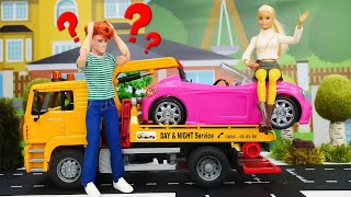 Barbie aprende a conducir. ¿Dónde se equivoca Vídeos de juguetes para niñas. Barbie y Ken.