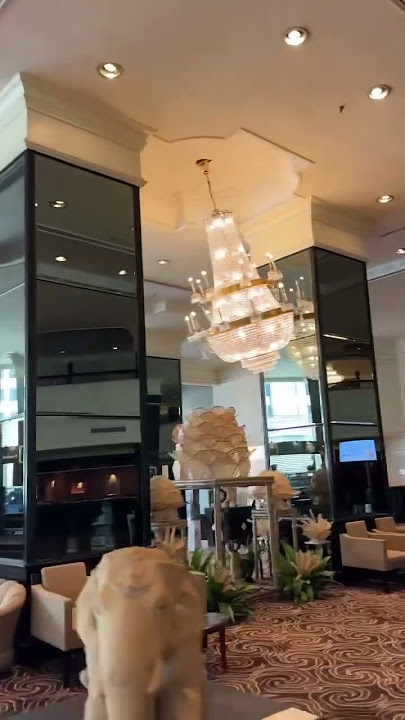 M7.9 sways chandelier in a hotel in Chiang Mai, Thailand