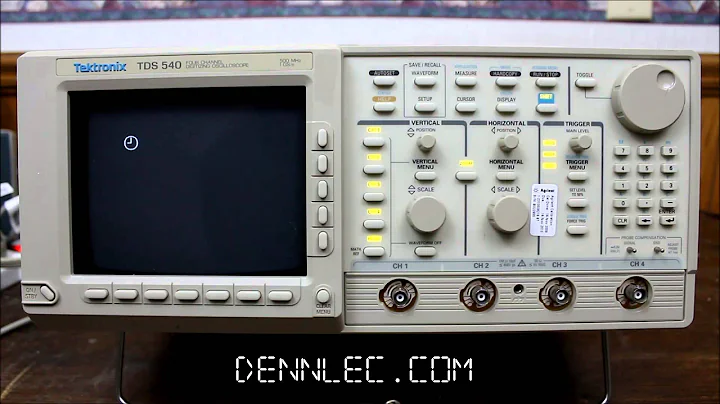 Tek Tektronix TDS 540 4 channel 500 MHz Digitizing Oscilloscope booting up passing test
