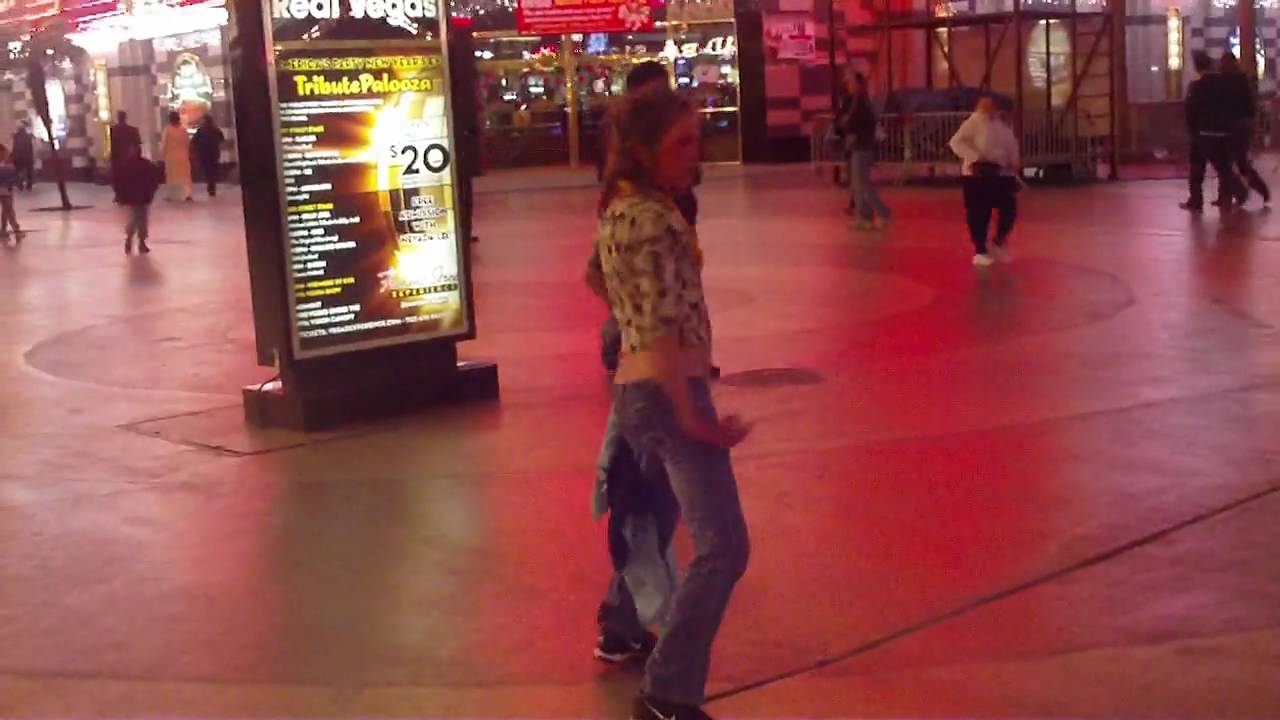 Drunk "Sexy" Fremont Street Dancer La pic