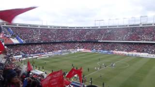 la liga: Atletico vs. Real (2015), Atletico fans singing club anthem | DynekTV