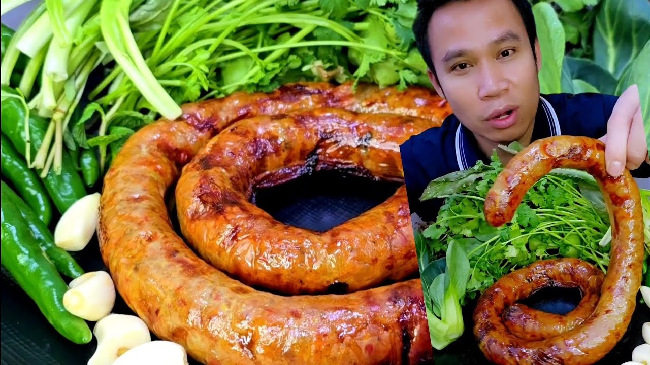 ไส้อั่วย่าง เครื่องสมุนไพรหอมๆแกล้มผักสดๆแซ่บๆ