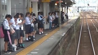 岳南鉄道の線路と別れていく吉原駅～富士駅間を走行する東海道本線下り211系の前面展望