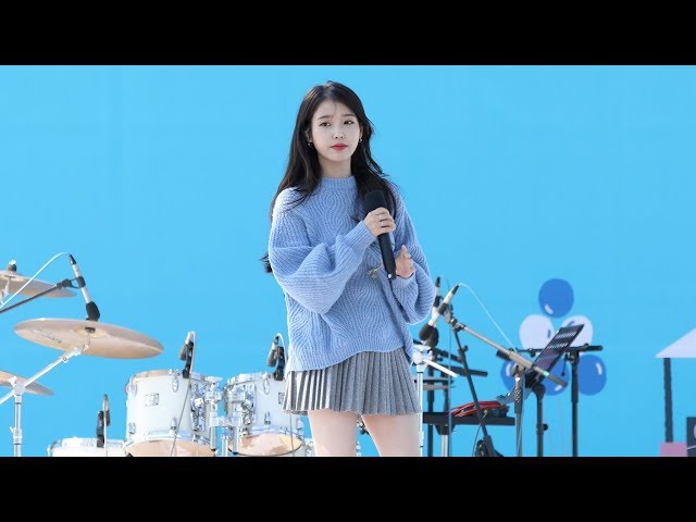 180930 아이유(IU) - 금요일에 만나요 (Friday) [삼성카드홀가분마켓] 4K 직캠 by 비몽