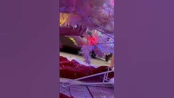 Saggy tree? Cheap ways to easily fix a sagging Christmas tree #cheaptrick #christmastree #christmas