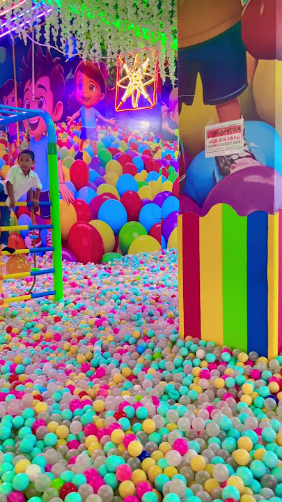 Menaiki tangga dilautan bola