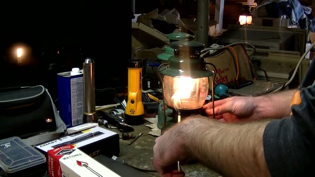 Coleman 242C Lantern from 1948 - YouTube
