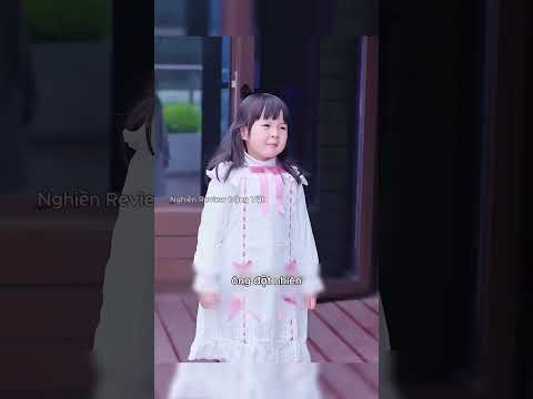 Cô bé này có thể nghe được động vật nói chuyện.