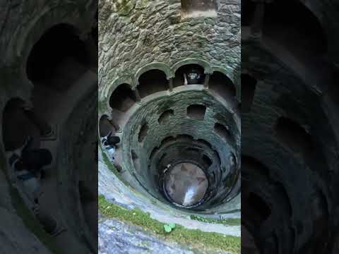Nueve niveles y 27 metros de profundidad tiene la Torre #torres #regaleira #niveles  #sintra