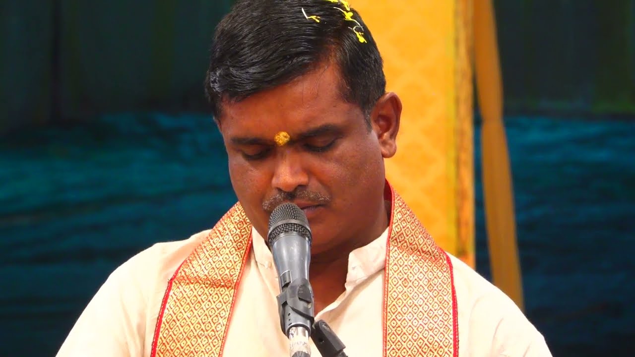 दिन की उगन किरण भई धनियर गौआ चरावन जाय हो। इस वर्ष का नया भजन धारूखेड़ी मंडल