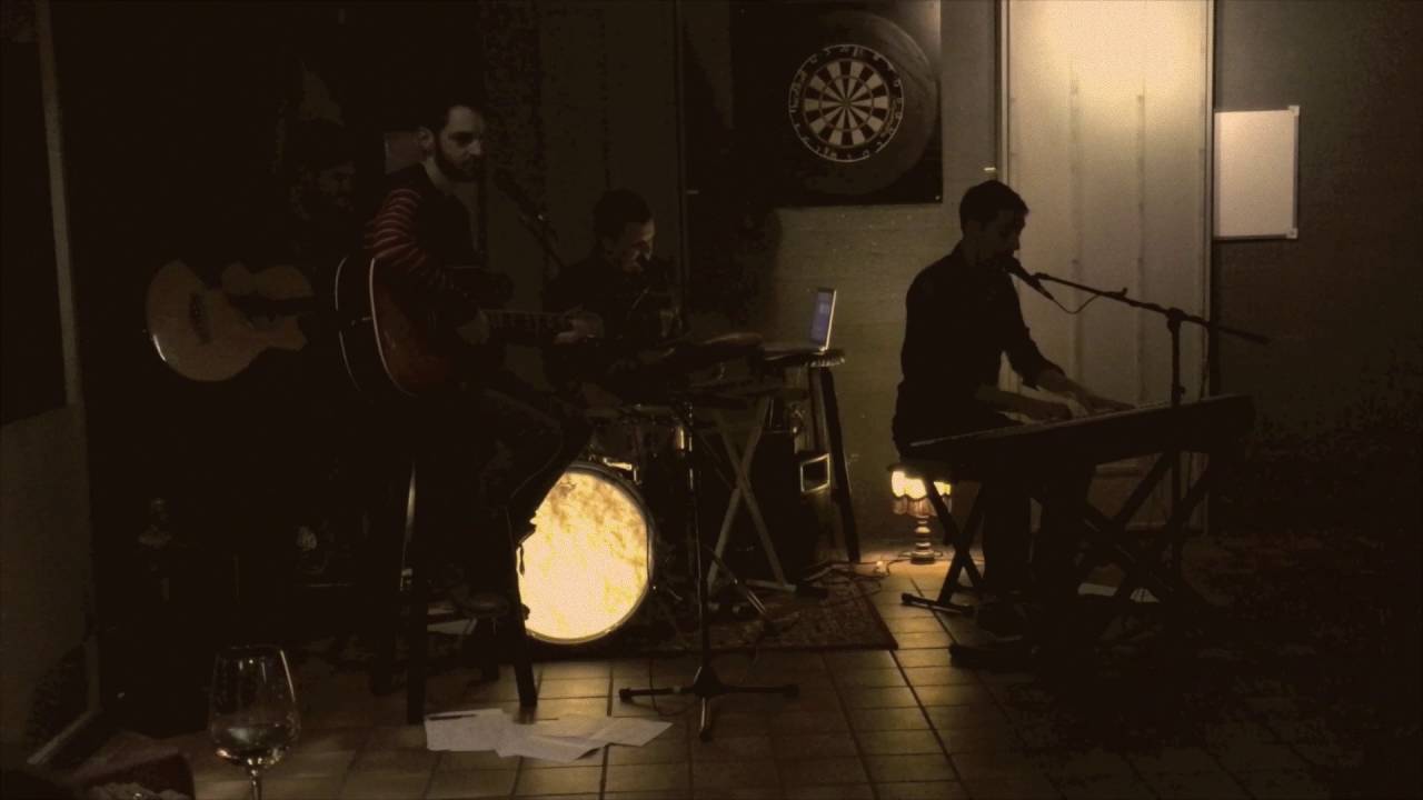 Fairmont Drive - When Rain Starts To Fall (live)