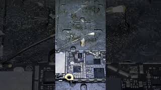 Durduk Yere Kapanan Bir İphone Sorun Hep Aynı Kısa Devre Resimi