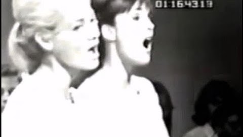 (New Christy Minstrels Live) - Jackie and Gayle - "It