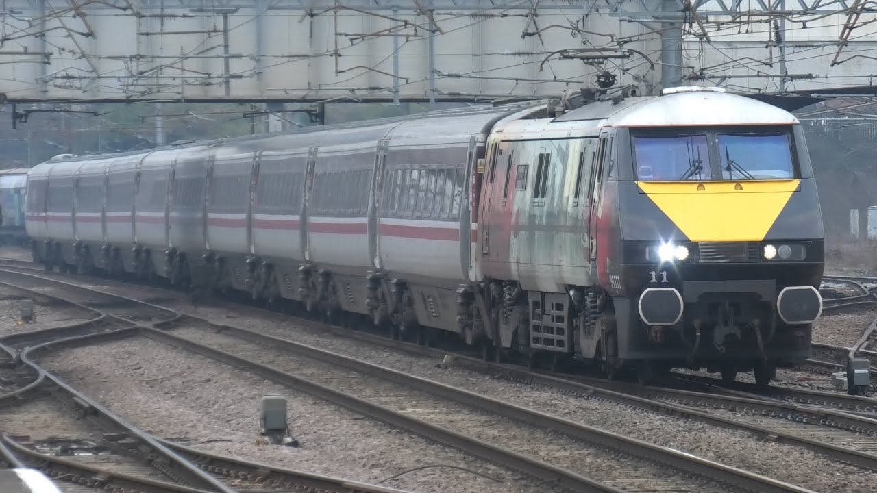 UK oldest InterCity Train In service The InterCity 225 Class 91+Mk4 Coaches+DVT AT Doncaster Station