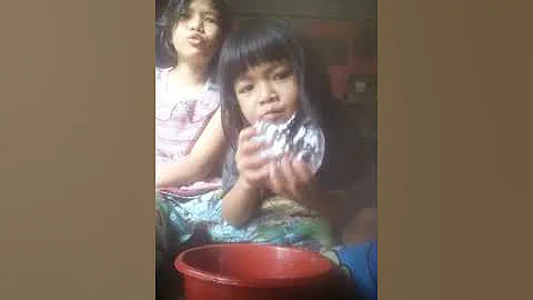 Makan es kocak.. 2 ratu kocik