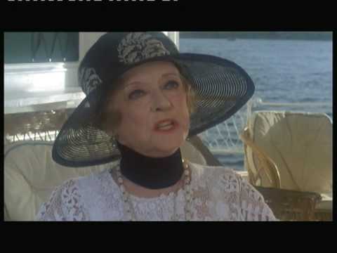 bette-davis-and-maggie-smith-in-'death-on-the-nile-(1978)