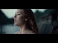 Capture de la vidéo Isabelle Young - Sirens (Official Music Video)