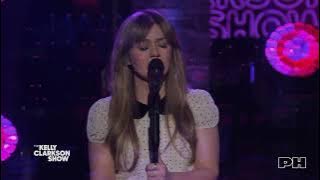 Kelly Clarkson - Kiss Me (Cover Sixpence None The Richer) (Live on The Kelly Clarkson Show)