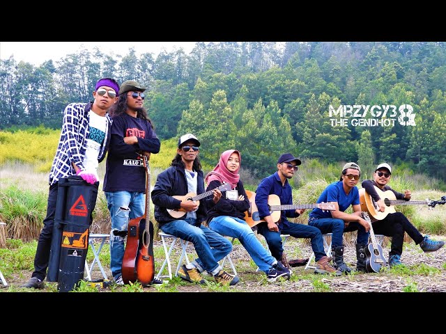 Hakikat Sebuah Cinta Acoustic Pengamen Jos The Gendhot class=