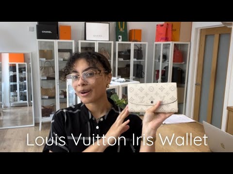 Louis Vuitton Iris Wallet Pebble Mahina