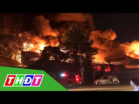 Video Khống chế hỏa hoạn trong Khu công nghiệp Sóng Thần I,... - youtube