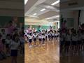 「みんなでおどろう!まどふきダンス」白井幼稚園の皆さんと踊らせて頂きましたー!みんな元気いっぱいで癒さレオン🕺🏻✨✨ #窓拭きダンス #shorts