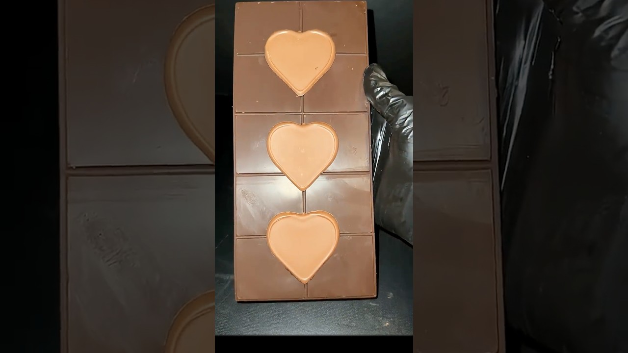 𝐃𝐮𝐛𝐚𝐢 𝐂𝐡𝐨𝐜𝐨𝐥𝐚𝐭𝐞 