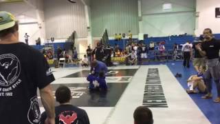 Sebastian Serpa winning Against purple belt Newbreed 2016 / bjj Guide