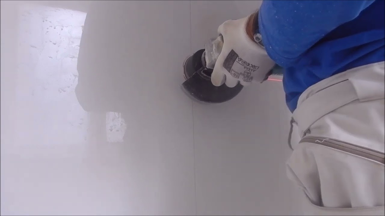 Jak vykroužit otvor do dlažby pro elektrickou zásuvku a vypínač