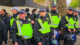 MAN is ASSAULTED ON CAMERA then POLICE JUMP IN as an army of officers walk past Horse Guards! by London City Walks 72,741 views 2 weeks ago 1 hour, 8 minutes