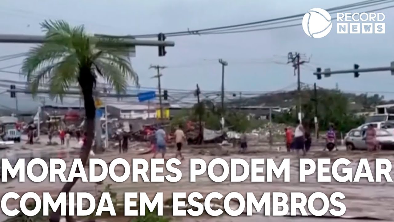 México autoriza moradores de Acapulco a pegarem comida e água em escombros de mercado após furacão