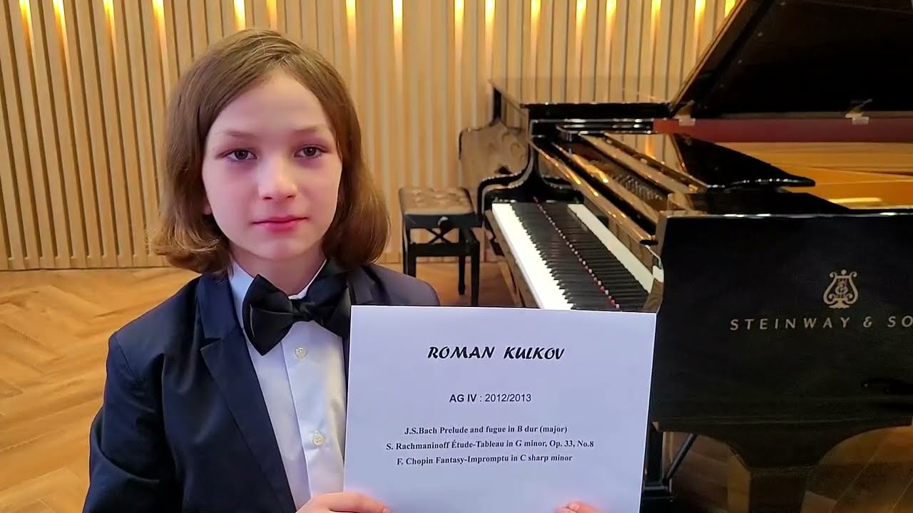 Der 2. Internationale Klavierwettbewerb für Junge PianistInnen Kronberg            Roman Kulkov.