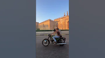 طب بس يعني قولي يعني 