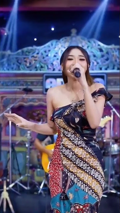 difarina indra HOT Story WA
