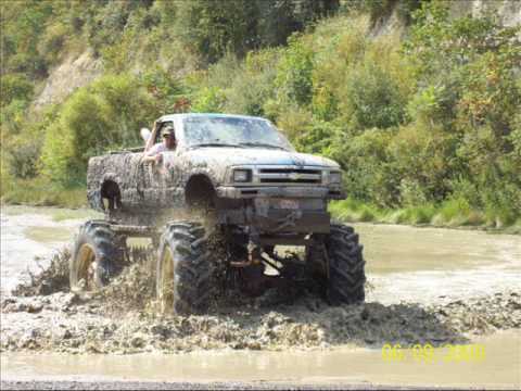 mudding the big s-10 at power line park