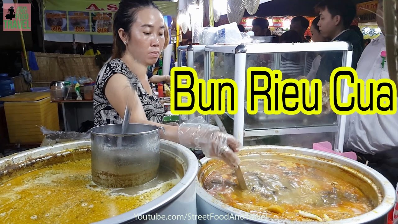 Vietnam Street Food - Vietnamese Crab Noodle Soup - Bun Rieu Cua | Street Food And Travel