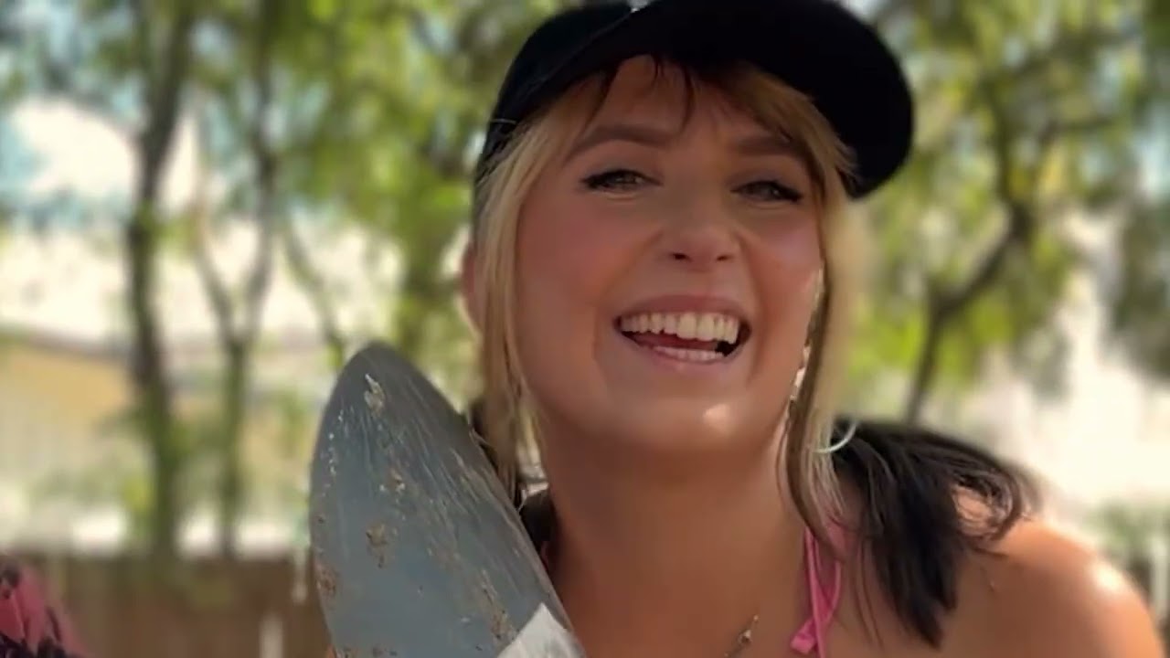 BOO85- Take (Official Video) auf YouTube ansehen BOO85- Take (Official Video) auf YouTube ansehen