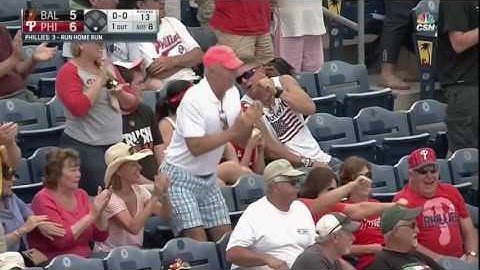 BAL@PHI: Stassi hits a go-ahead three-run homer