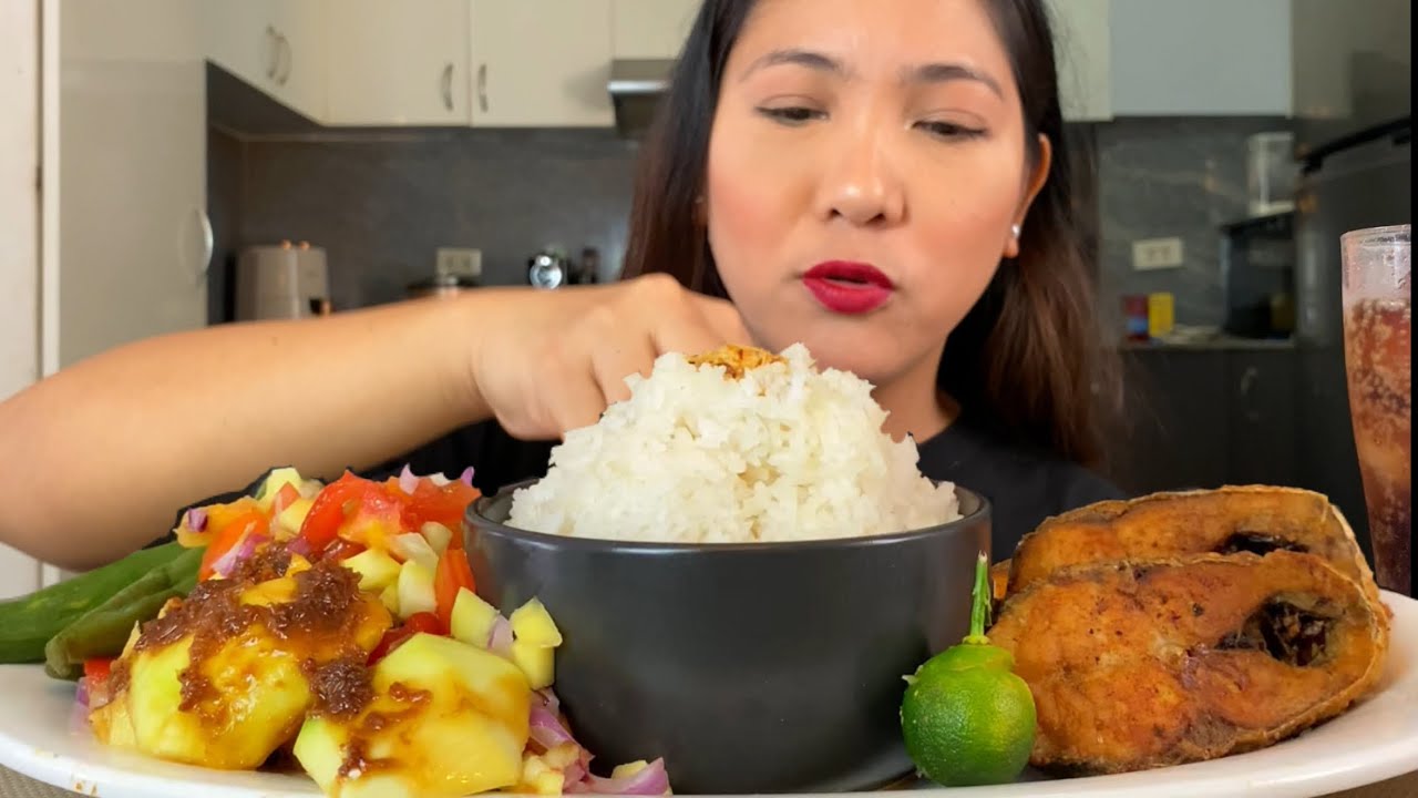 ENSALADANG TALONG AT PRITONG BANGUS