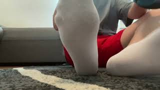 Vacuum my feet and white socks