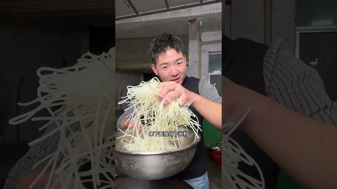 自己在家做一碗螺蛳粉 做的过程中真的很快乐 快来试一试吧 你也会爱上做饭的 