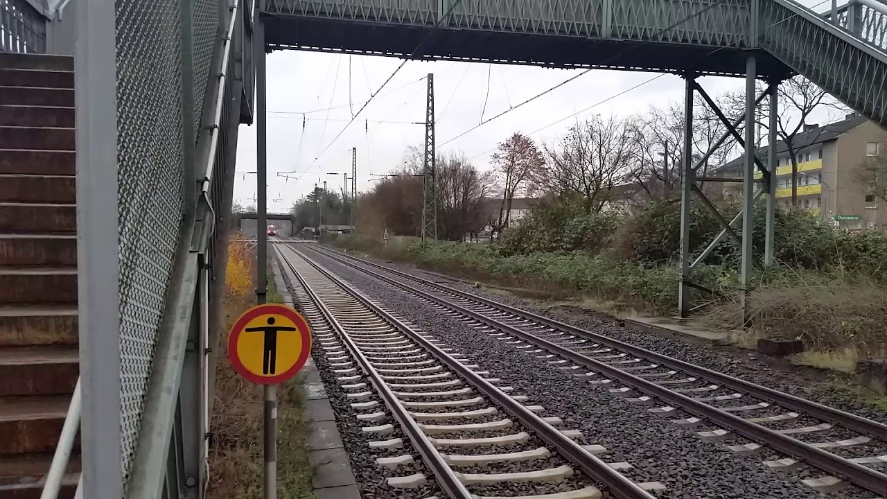 einfahrt der S2 nach Duisburg hbf in Essen delwig