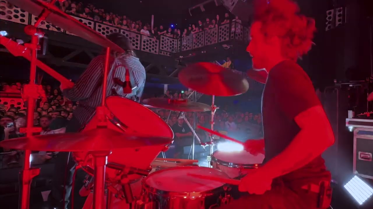Смотреть «Loathe - 'Aggressive Evolution' / 'Dance On My Skin' (Live Drum Cam)» на YouTube Смотреть «Loathe - 'Aggressive Evolution' / 'Dance On My Skin' (Live Drum Cam)» на YouTube