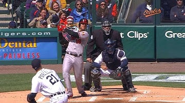 BAL@DET: Davis flicks an RBI single to left