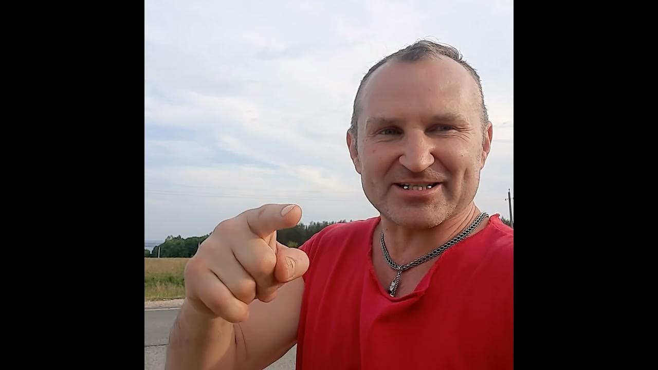 Луана взбесила дедушку видео. Иностранный сериал с бешеным дедом. Котлов сергей октябрьский. Бесит дед. Бесит дед.