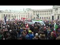 Hunderte protestieren in Wien gegen Corona-Maßnahmen | AFP