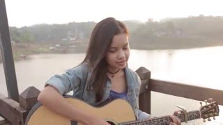 เพราะเธอ - นั่งเล่น feat. ธีร์ ไชยเดช Cover by Jasmin chords