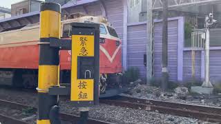 562次莒光號(E213)往花蓮通過湖口德興路平交道